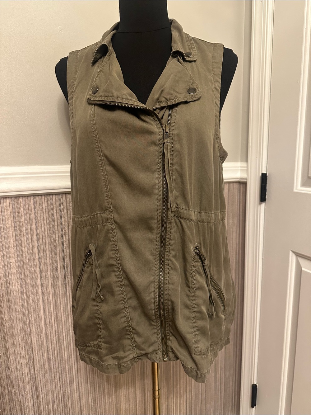 American Eagle M Olive Green Lyocell Utility Moto Vest Zip Pockets Military